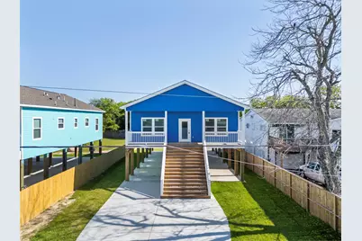 4620 North Railroad Avenue, Hitchcock, TX 77563 - Photo 2