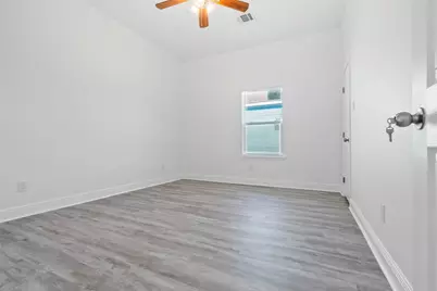 4620 North Railroad Avenue, Hitchcock, TX 77563 - Photo 24