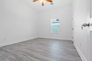 4620 N Railroad Ave, Hitchcock, TX 77563 - Photo 24