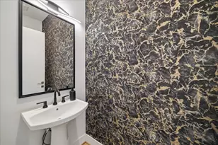 1711 Allen Pkwy, Houston, TX 77019 - Photo 24