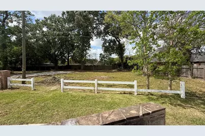 4409 Hillbrook Drive, Orange, TX 77632 - Photo 12