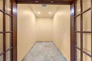 2407 Royal Palm Ct, League City, TX 77573 - Photo 14