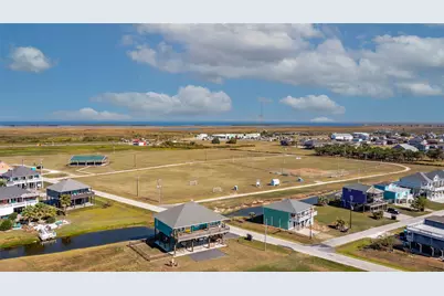 2292 Martinique, Crystal Beach, TX 77650 - Photo 12