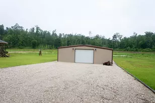 317 Hickory Dr E, Livingston, TX 77351 - Photo 26