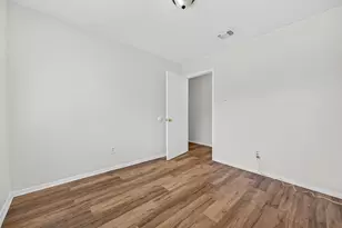 9231 Homeland Dr, Houston, TX 77083 - Photo 12