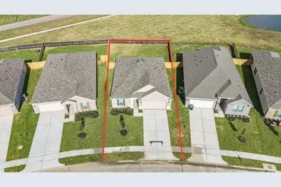 664 Imperial Loop, Alvin, TX 77511 - Photo 2