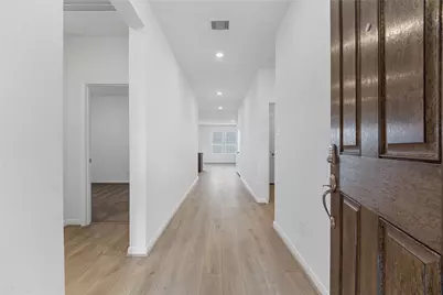 664 Imperial Loop, Alvin, TX 77511 - Photo 4