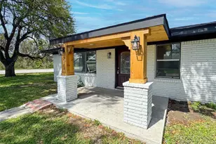 2108 Ontario St, Baytown, TX 77520 - Photo 2