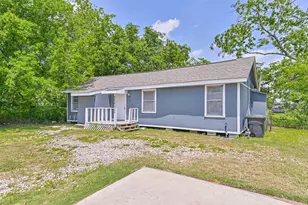 9839 Racine St, Houston, TX 77029 - Photo 8