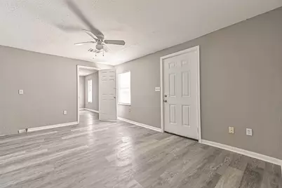 9839 Racine Street #1/2, Houston, TX 77029 - Photo 6