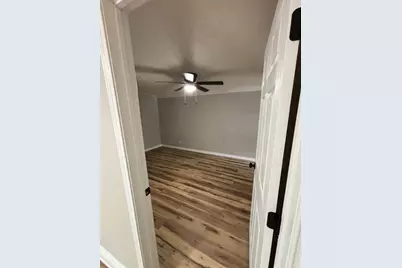 211 #B W South Street, Alvin, TX 77511 - Photo 2