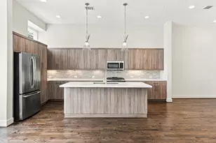 1004 California St, Houston, TX 77006 - Photo 6