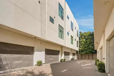 1004 California Street #203, Houston, TX 77006 - Photo 2