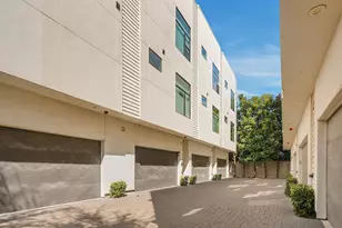 1004 California St, Houston, TX 77006 - Photo 2
