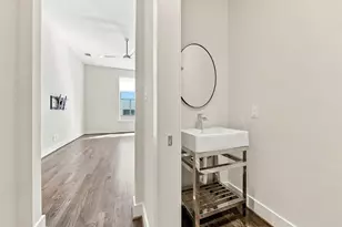 1004 California St, Houston, TX 77006 - Photo 12