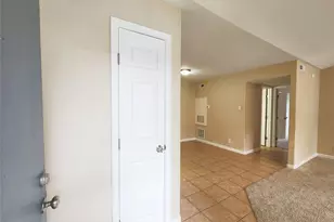 17401 Red Oak Dr, Houston, TX 77090 - Photo 2