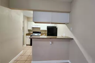 17401 Red Oak Dr, Houston, TX 77090 - Photo 6