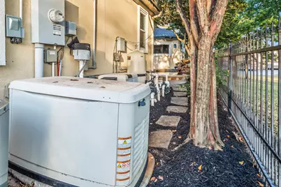 142 Creekwood E, Montgomery, TX 77356 - Photo 4
