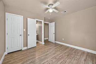 8166 Oak Knoll Ln, Houston, TX 77028 - Photo 24