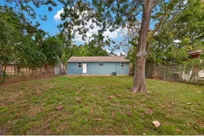 8166 Oak Knoll Lane, Houston, TX 77028 - Photo 30