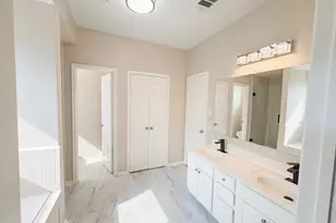 303 Lake Line Dr, Alvin, TX 77511 - Photo 2