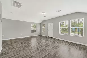 306 E 38th St, Houston, TX 77018 - Photo 2
