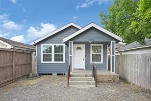 306 E 38th St, Houston, TX 77018 - Photo 2