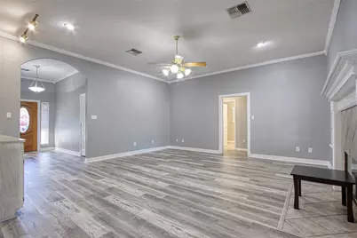 9 N Cay Court, Angleton, TX 77515 - Photo 8