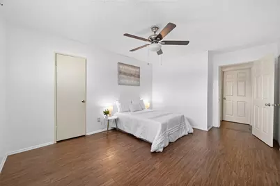 7714 Renwick Drive #D13, Houston, TX 77081 - Photo 18