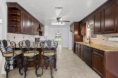 6281 25th St, Groves, TX 77619 - Photo 4