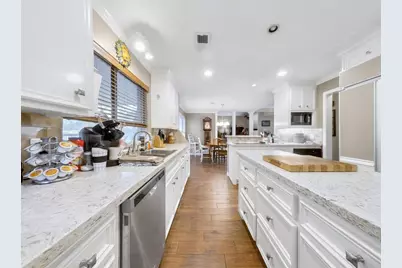 15621 Elwood Drive, Jersey Village, TX 77040 - Photo 6