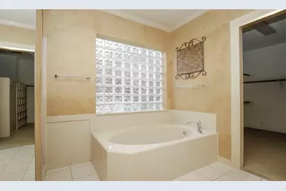 8 Epernay Place, Jersey Village, TX 77040 - Photo 24