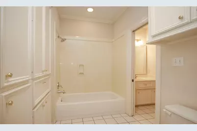 8 Epernay Place, Jersey Village, TX 77040 - Photo 28