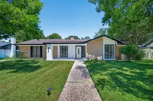 104 Burgundy Ln, League City, TX 77573 - Photo 1