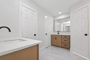 13834 Sheri Hollow Ln, Houston, TX 77082 - Photo 28