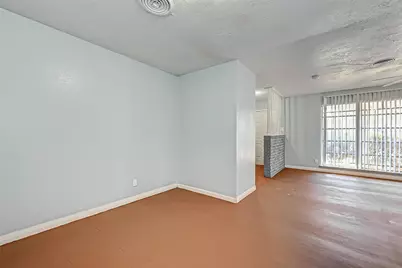 2946 Dragonwick Drive, Houston, TX 77045 - Photo 14