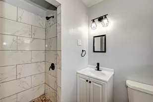 2946 Dragonwick Dr, Houston, TX 77045 - Photo 34