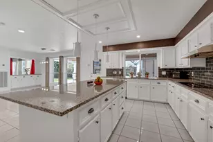 4422 Warwick Dr, Sugar Land, TX 77479 - Photo 4