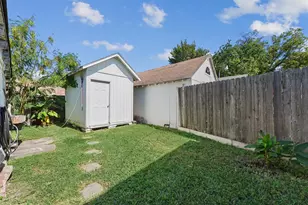 1227 Common Park Dr, Houston, TX 77009 - Photo 26
