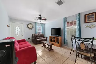 1227 Common Park Dr, Houston, TX 77009 - Photo 10