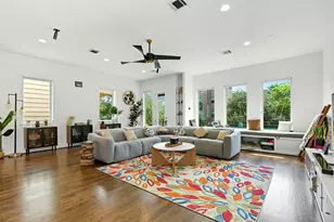 215 Avondale St, Houston, TX 77006 - Photo 10