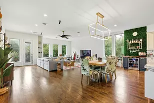 215 Avondale St, Houston, TX 77006 - Photo 8