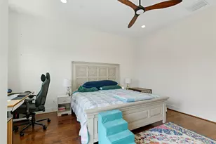 215 Avondale St, Houston, TX 77006 - Photo 24