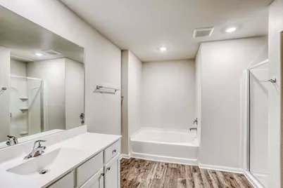 8119 Sunberry Shadow Drive, Houston, TX 77016 - Photo 12