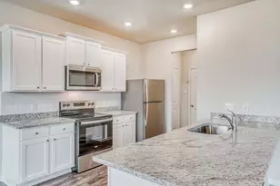 8119 Sunberry Shadow Dr, Houston, TX 77016 - Photo 8