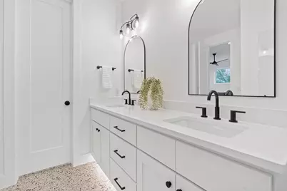 1225 Delano Street #1, Austin, TX 78721 - Photo 24