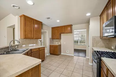 11927 Golden Lodge Lane, Houston, TX 77066 - Photo 8