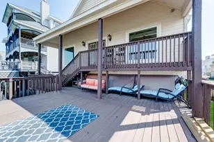 1822 Port O' Call St, Tiki Island, TX 77554 - Photo 18