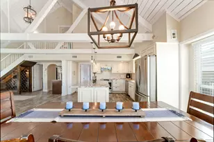 1822 Port O' Call St, Tiki Island, TX 77554 - Photo 10
