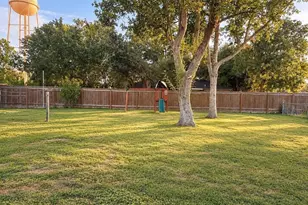 358 N Herbert St, Bloomington, TX 77951 - Photo 12